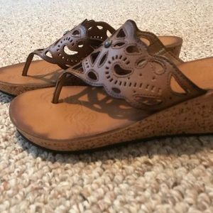 Clarks Women’s Brown Leather sandal wedges